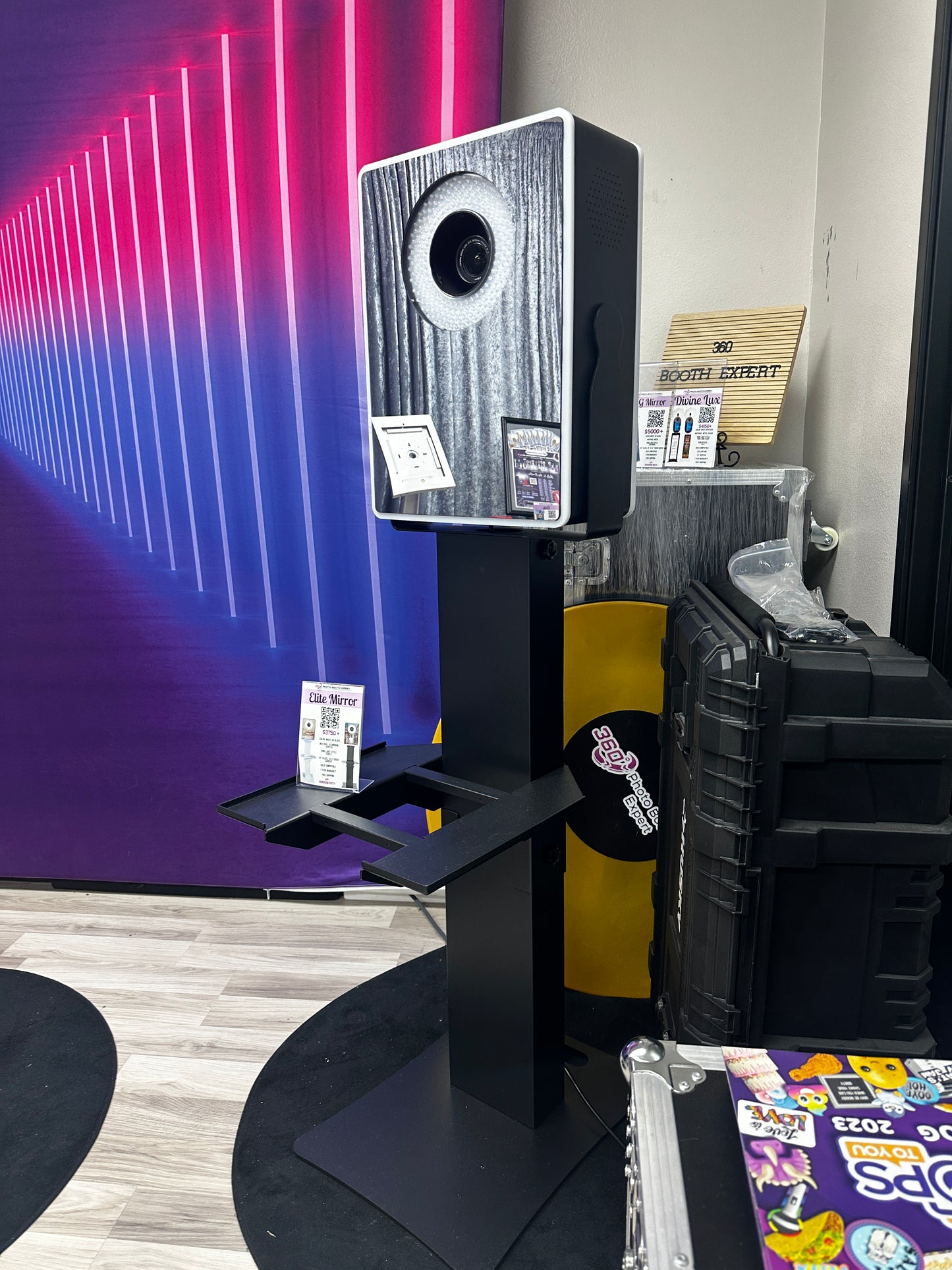 Elite Mirror Photo Booth