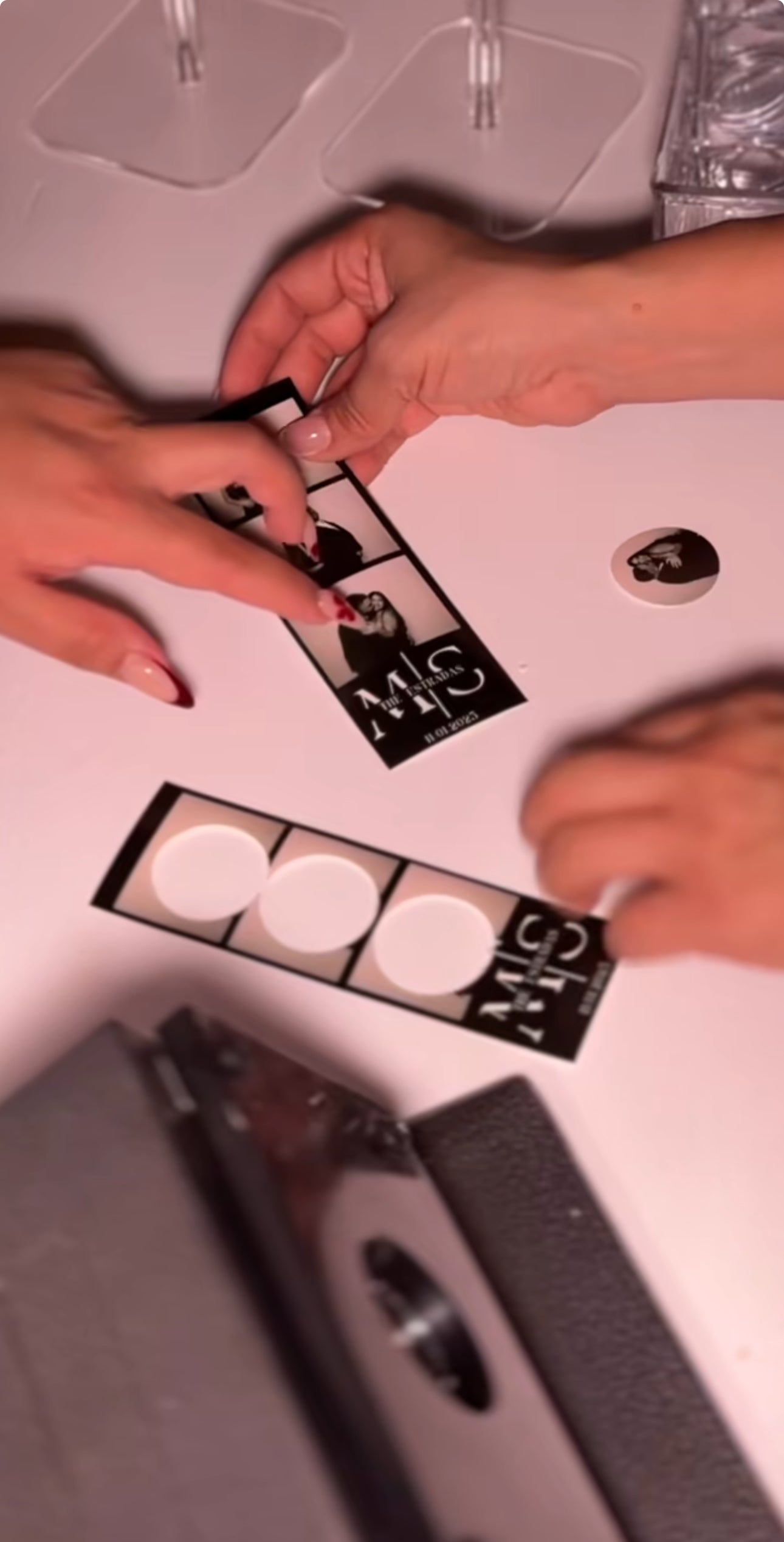 Photo Booth Keychain Station Add-On
 – Live Custom Keepsakes (100 Pieces)